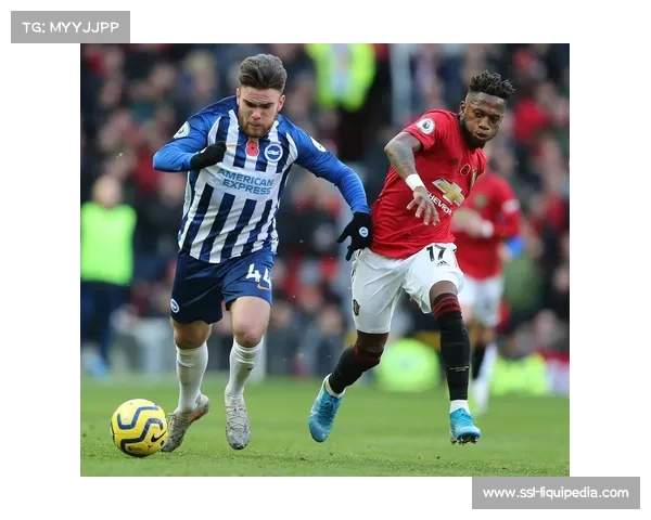 雨战中门将脱手失误,伯恩利送礼布莱顿 雨战中门将脱手失误,伯恩利送礼布莱顿